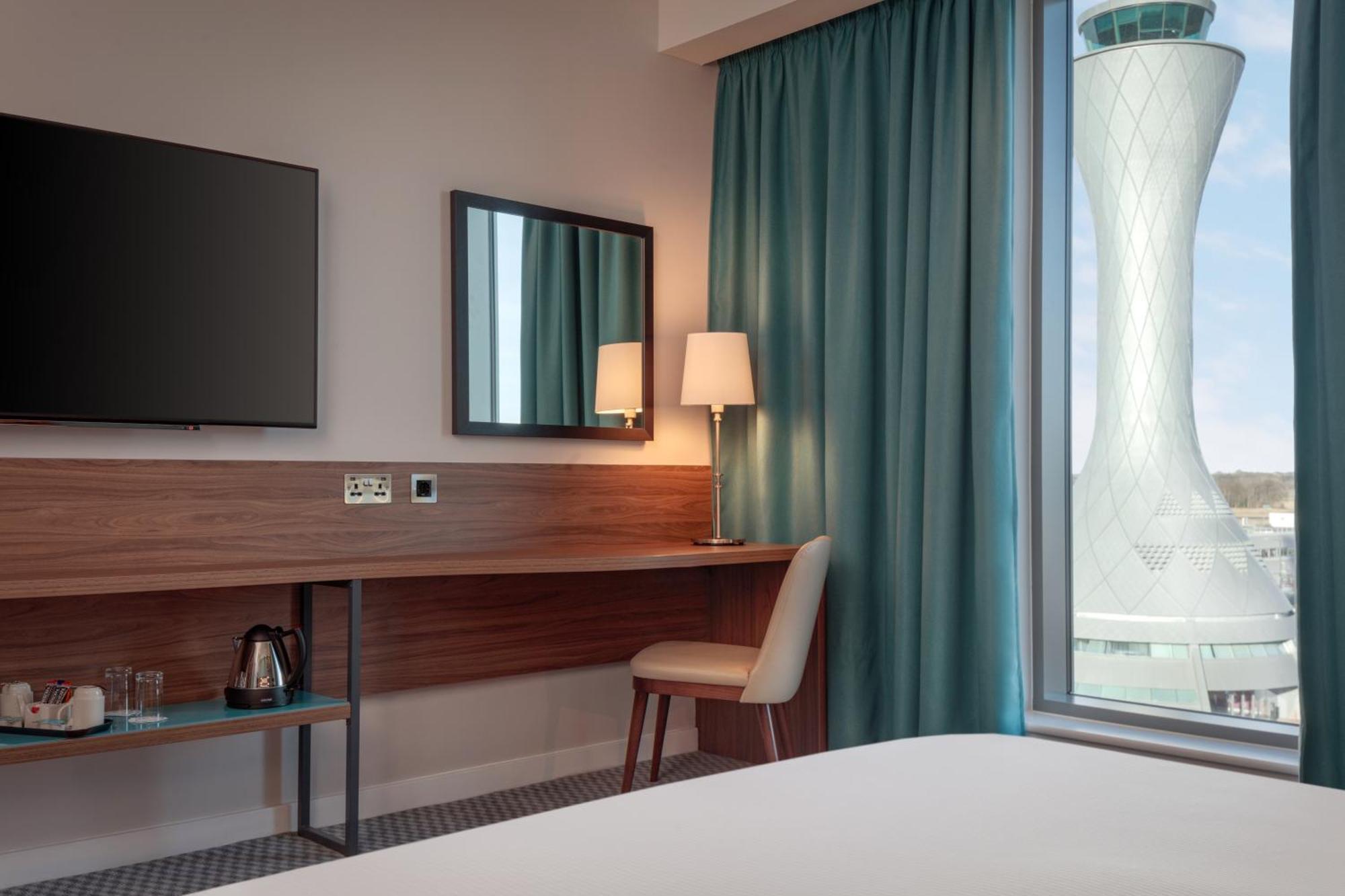 แฮมป์ตัน บาย ฮิลตัน เอดินเบอระแอร์พอร์ต Hotel อิงกลิสตัน ภายนอก รูปภาพ
